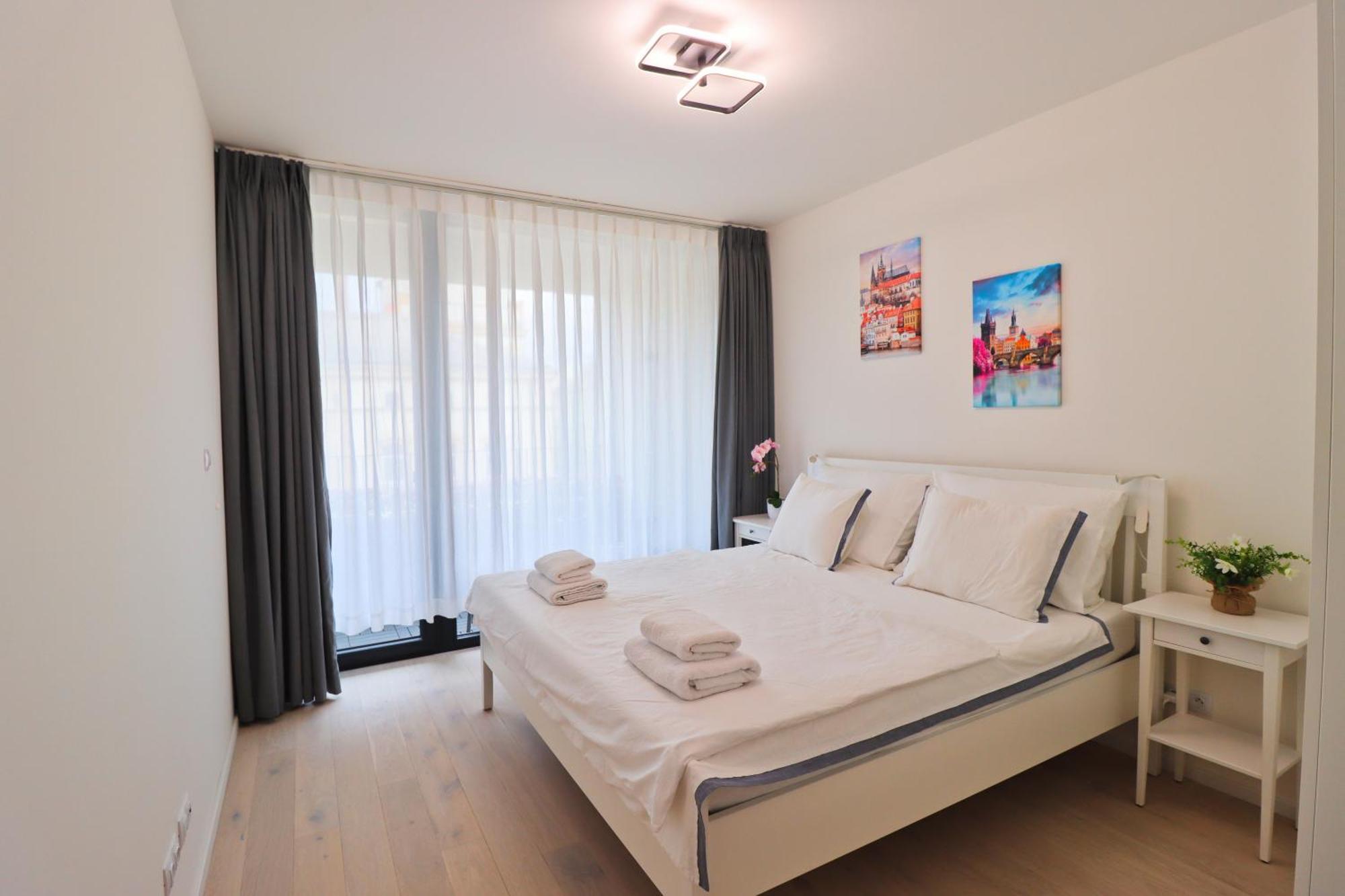 Sunny Apartment In Smichov, Prague 5 Exterior photo