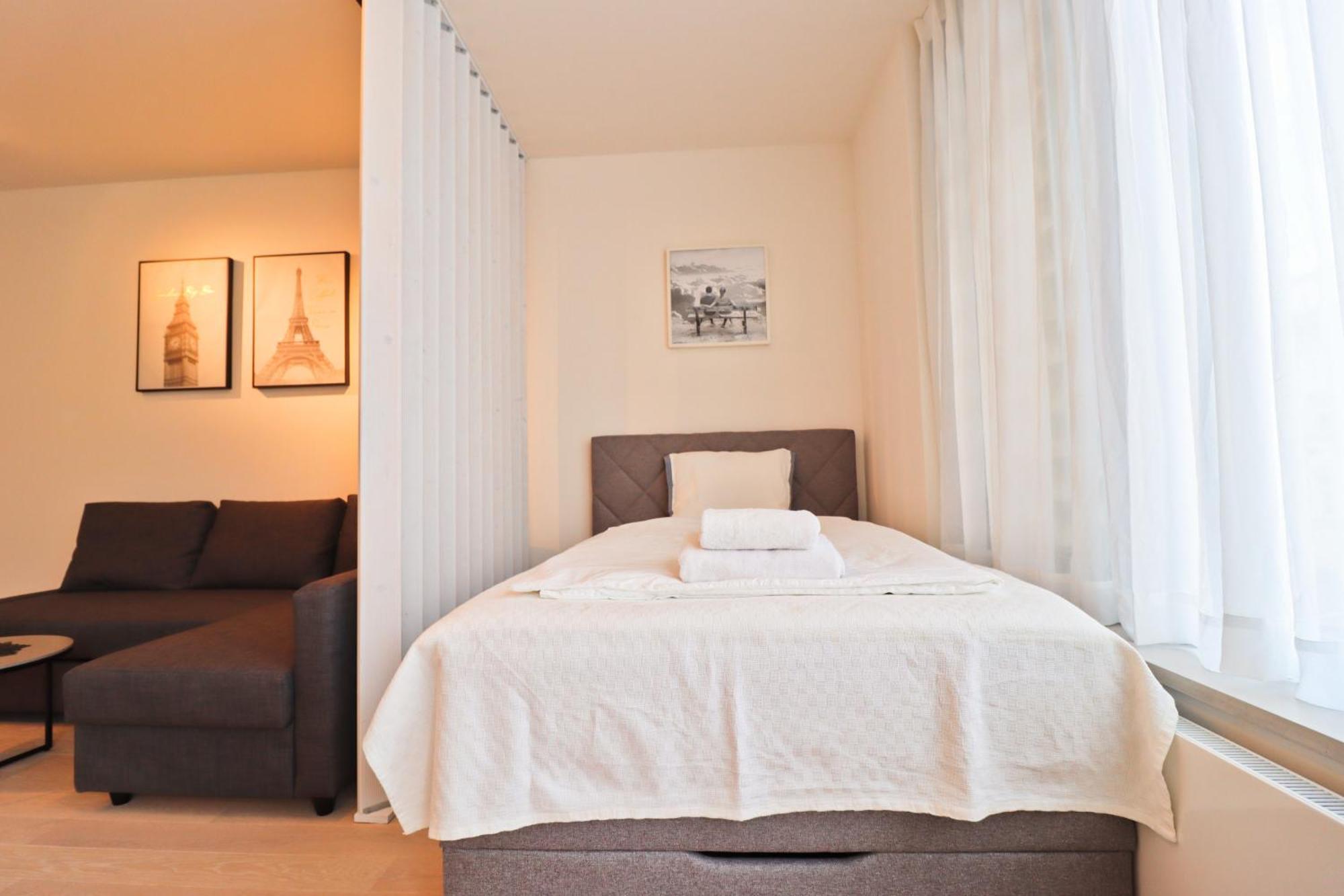 Sunny Apartment In Smichov, Prague 5 Exterior photo